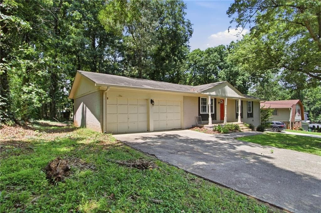 3 bedroom, 2 bathroom, 1,342 sq ft single family residence under contract at 2017 Lindsey Lane, Decatur, GA 30035 — photo 7