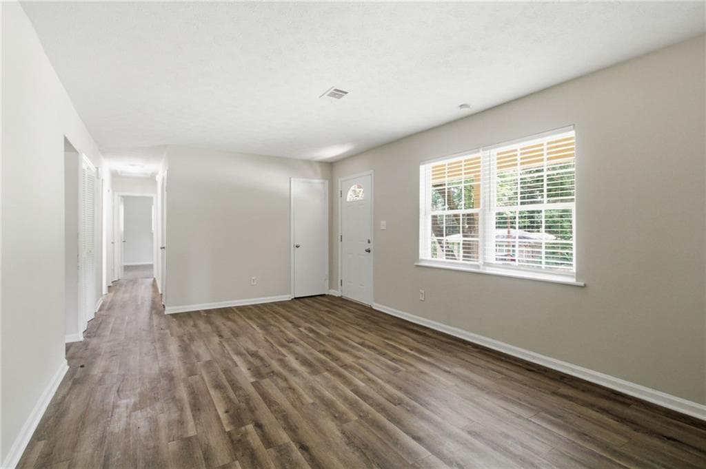3 bedroom, 2 bathroom, 1,342 sq ft single family residence under contract at 2017 Lindsey Lane, Decatur, GA 30035 — photo 10