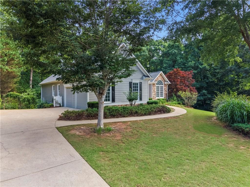 4 bedroom, 3 bathroom, 2,047 sq ft single family residence under contract at 299 Heights Lane, Acworth, GA 30101 — photo 3