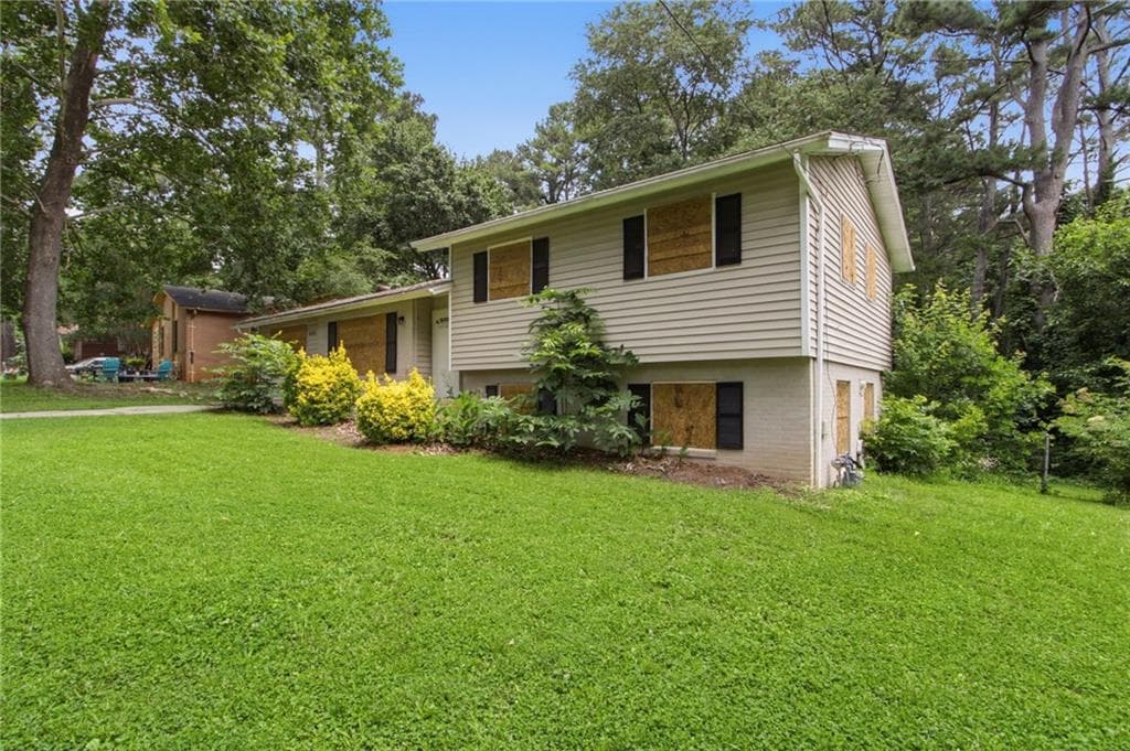 4 bedroom, 2 bathroom, 1,750 sq ft single family residence for sale at 4326 Aldergate Drive, Decatur, GA 30035 — photo 2