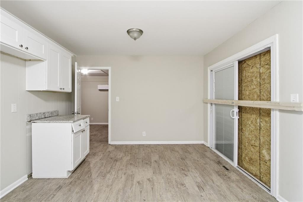 4 bedroom, 2 bathroom, 1,750 sq ft single family residence for sale at 4326 Aldergate Drive, Decatur, GA 30035 — photo 7