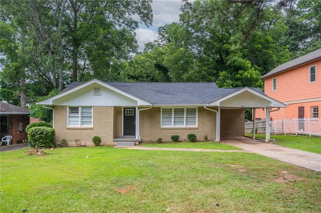 3 bedroom, 1 bathroom, 1,215 sq ft single family residence for sale at 1867 Pinedale Place, Decatur, GA 30032 — photo 1 of 27