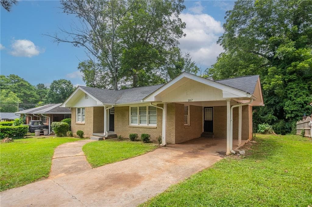 3 bedroom, 1 bathroom, 1,215 sq ft single family residence for sale at 1867 Pinedale Place, Decatur, GA 30032 — photo 3