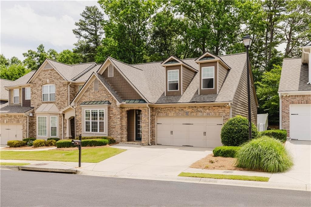 3 bedroom, 3 bathroom, 1,827 sq ft townhouse for sale at 2692 Sardis Chase Court, Buford, GA 30519
