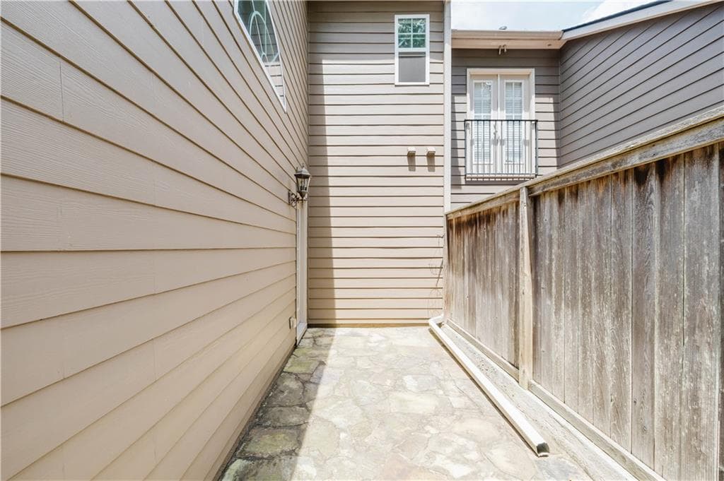 3 bedroom, 3 bathroom, 1,827 sq ft townhouse for sale at 2692 Sardis Chase Court, Buford, GA 30519 — photo 6