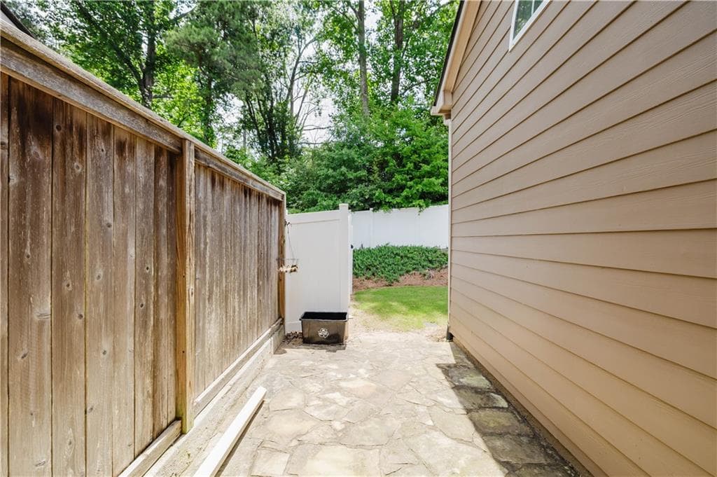 3 bedroom, 3 bathroom, 1,827 sq ft townhouse for sale at 2692 Sardis Chase Court, Buford, GA 30519 — photo 7