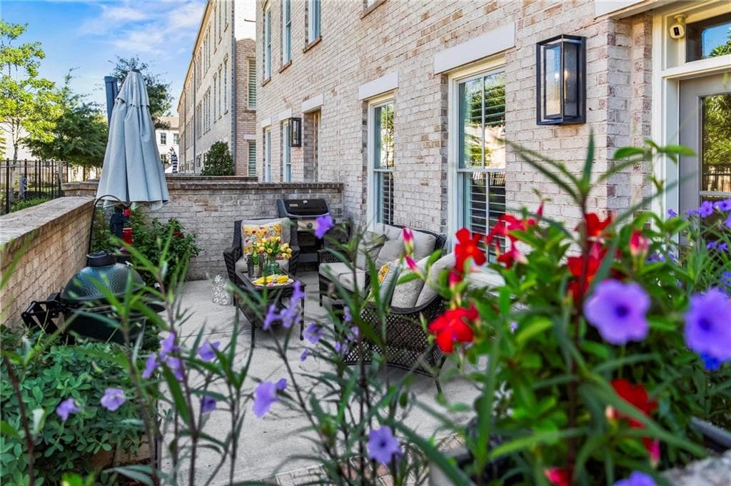 4 bedroom, 4 bathroom, 2,684 sq ft townhouse sold at 3435 Landen Pine Court, Atlanta, GA 30305