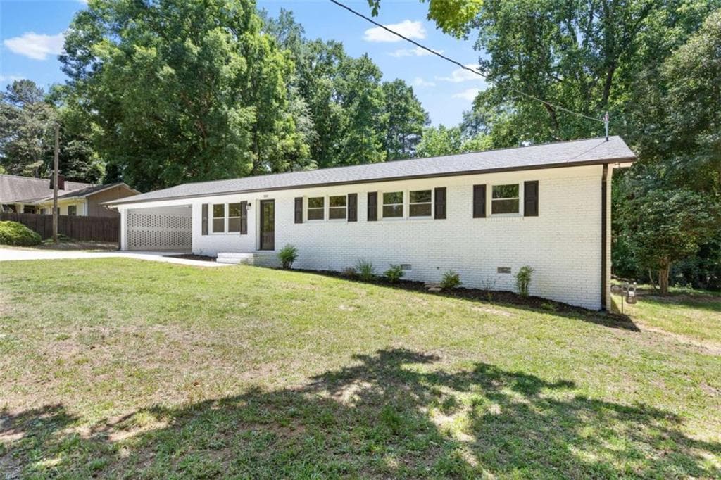4 bedroom, 2 bathroom, 1,677 sq ft single family residence for sale at 150 Cherokee Court, Athens, GA 30606 — photo 3