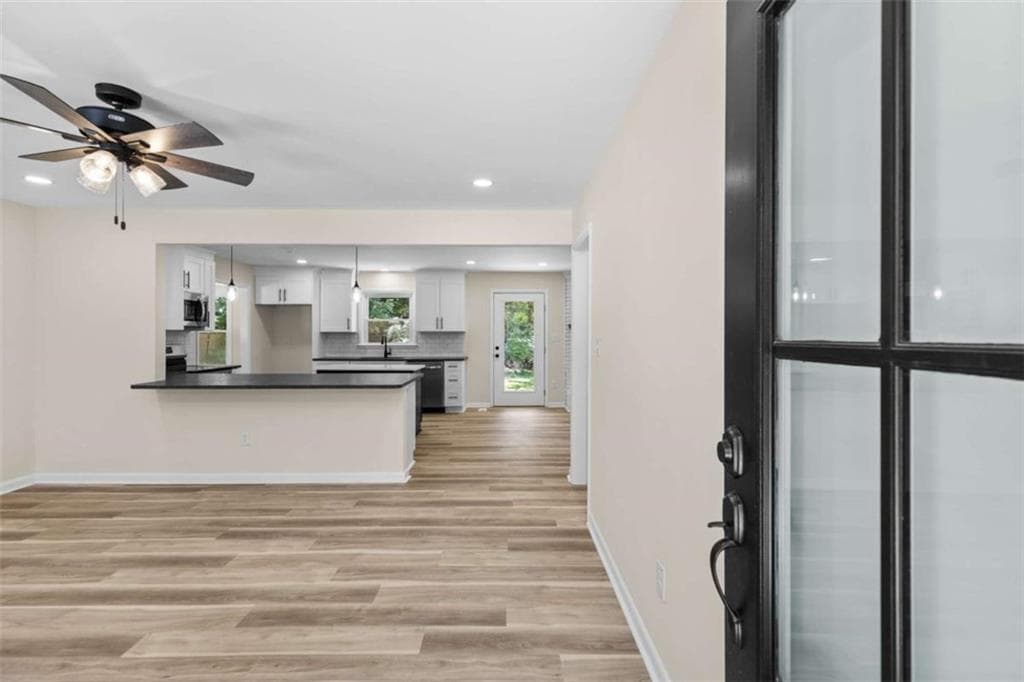 4 bedroom, 2 bathroom, 1,677 sq ft single family residence for sale at 150 Cherokee Court, Athens, GA 30606 — photo 4