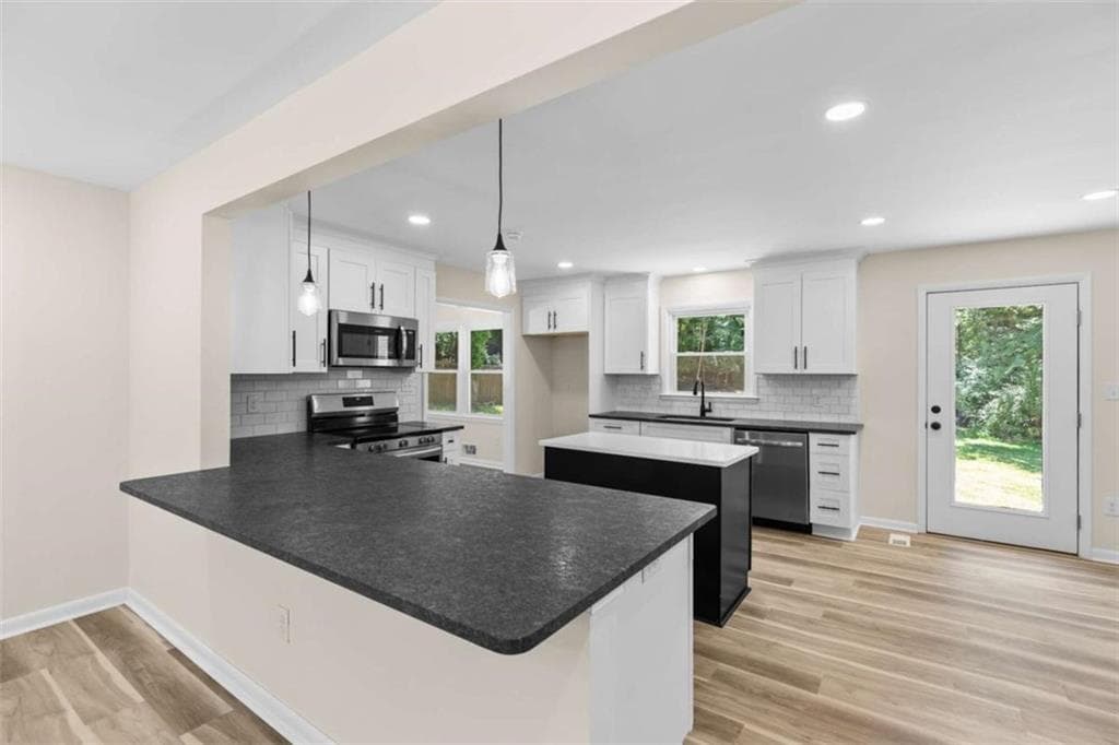 4 bedroom, 2 bathroom, 1,677 sq ft single family residence for sale at 150 Cherokee Court, Athens, GA 30606 — photo 8