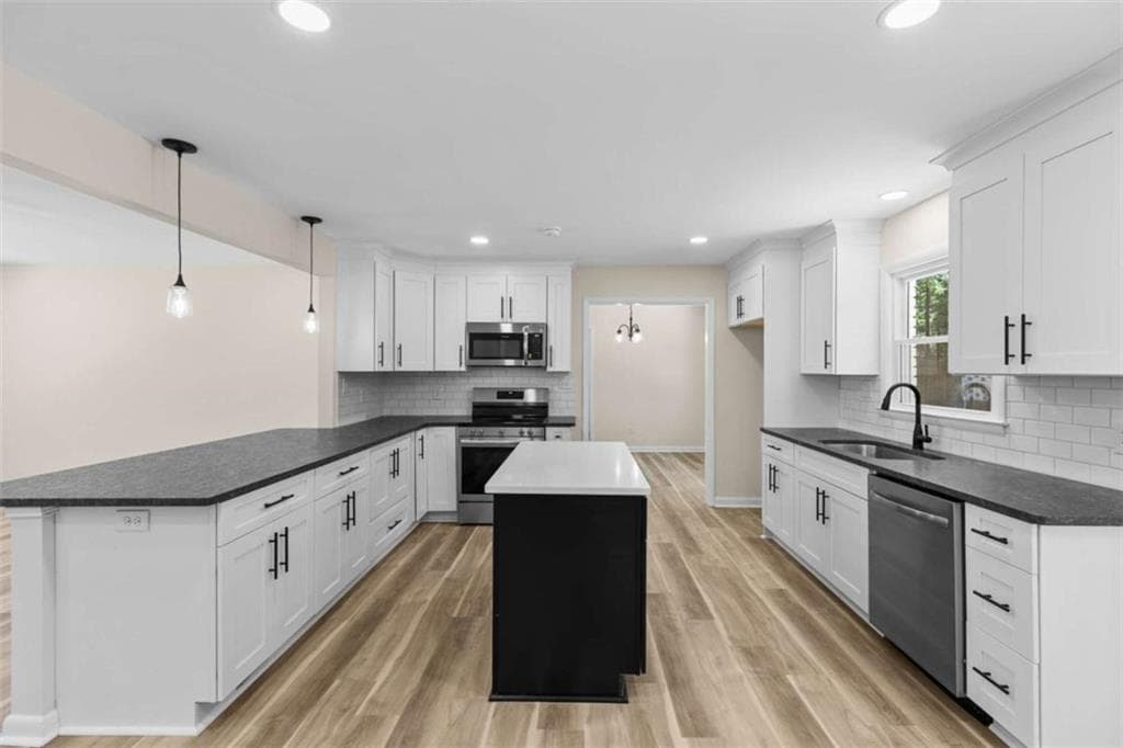 4 bedroom, 2 bathroom, 1,677 sq ft single family residence for sale at 150 Cherokee Court, Athens, GA 30606 — photo 9
