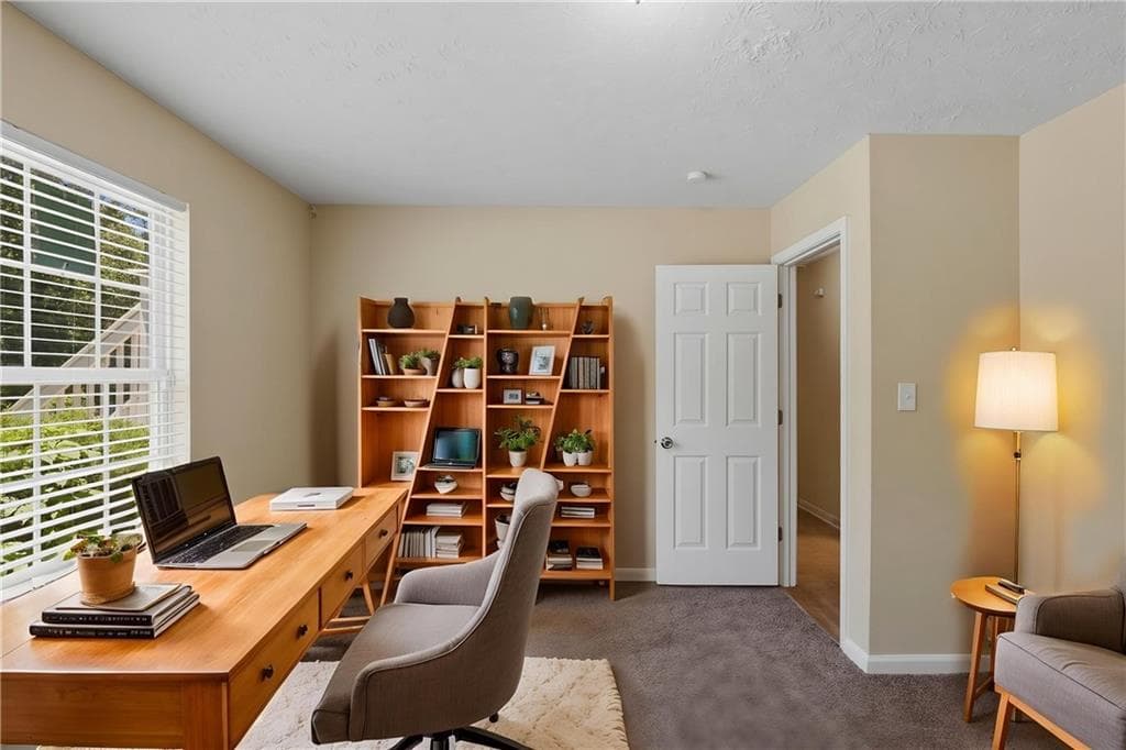 3 bedroom, 2 bathroom, 1,528 sq ft single family residence under contract at 2378 Mills Bend, Decatur, GA 30034 — photo 4
