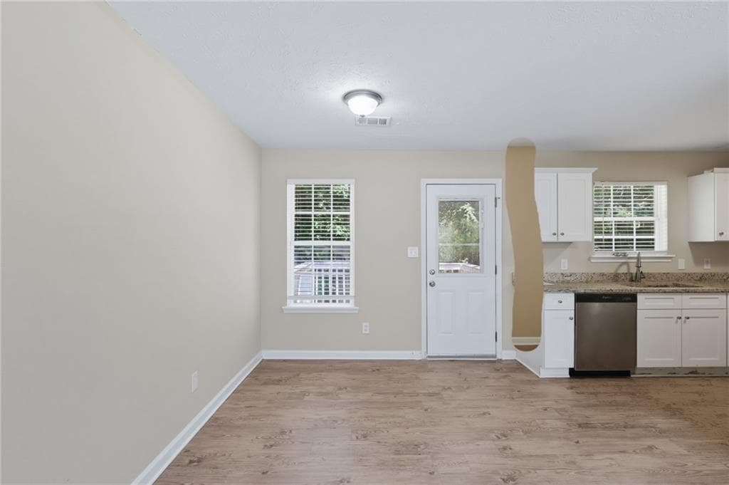 3 bedroom, 2 bathroom, 1,528 sq ft single family residence under contract at 2378 Mills Bend, Decatur, GA 30034 — photo 9