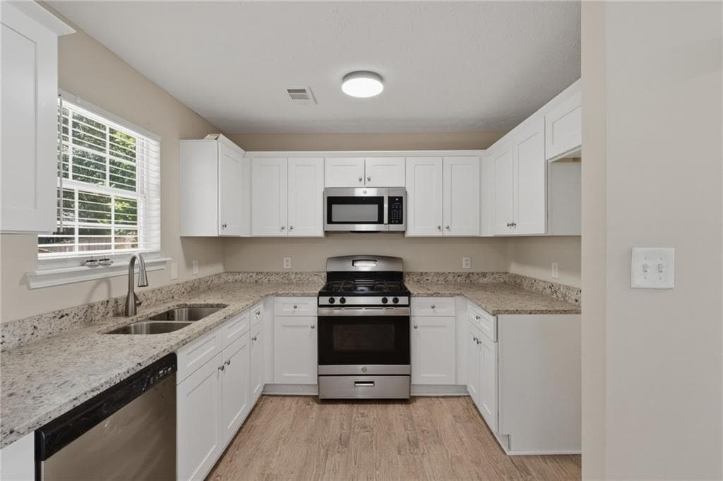 3 bedroom, 2 bathroom, 1,528 sq ft single family residence under contract at 2378 Mills Bend, Decatur, GA 30034 — photo 10
