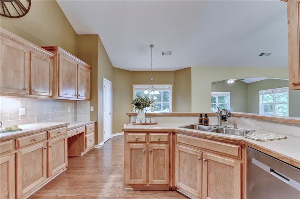 4 bedroom, 2 bathroom, 2,294 sq ft single family residence under contract at 3587 Vine Springs Trace, Bethlehem, GA 30620 — photo 9