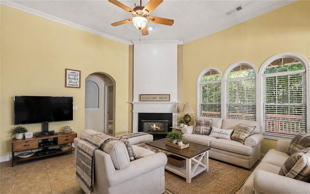 4 bedroom, 2 bathroom, 2,142 sq ft single family residence under contract at 8195 N Links Drive, Covington, GA 30014 — photo 3