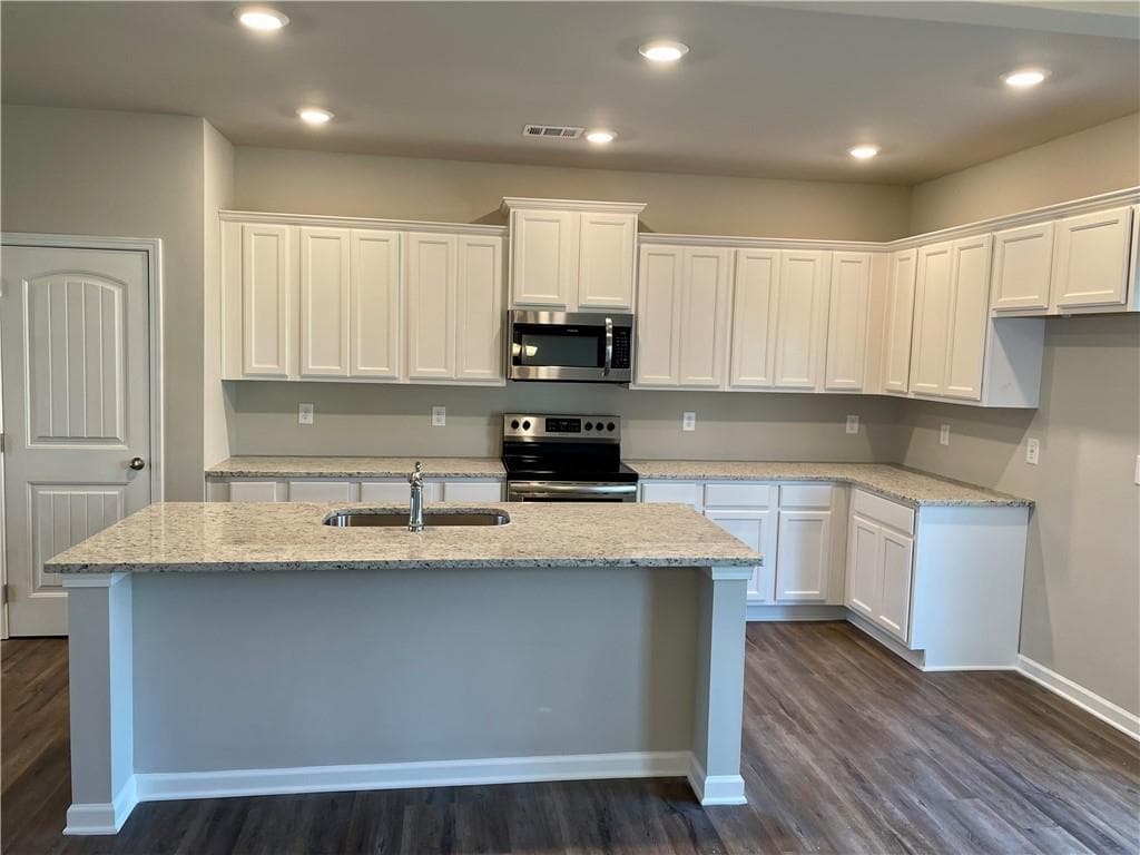 3 bedroom, 3 bathroom, 1,954 sq ft single family residence for rent at 511 Ruths Drive, Woodstock, GA 30188 for $2,300 a month — photo 4