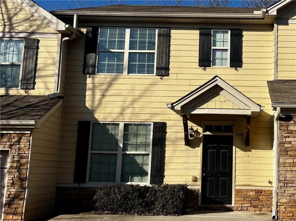 3 bedroom, 3 bathroom, 1,504 sq ft townhouse for rent at 4249 High Park Lane, East Point, GA 30344 for $1,550 a month — photo 1 of 27