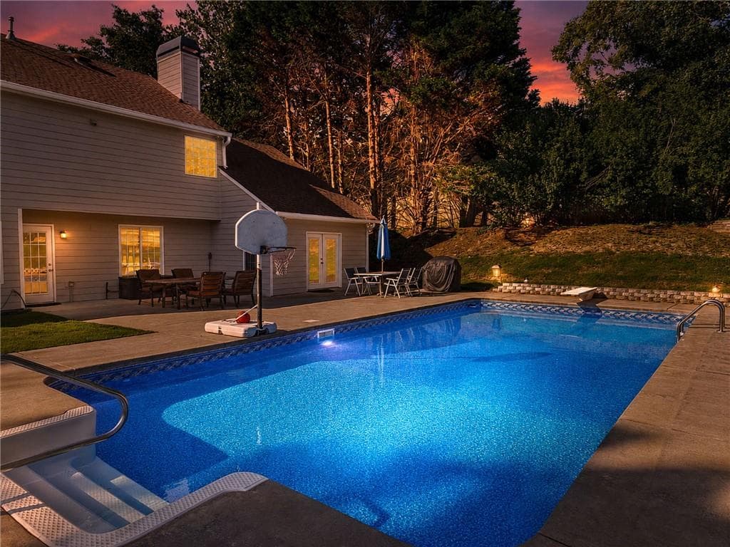 5 bedroom, 4 bathroom, 2,750 sq ft single family residence for sale at 1835 Westwind Drive, Cumming, GA 30041 — photo 3