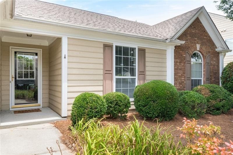 3 bedroom, 2 bathroom, 1,595 sq ft single family residence for rent at 590 Barsham Way 0, Johns Creek, GA 30097 for $2,600 a month — photo 3