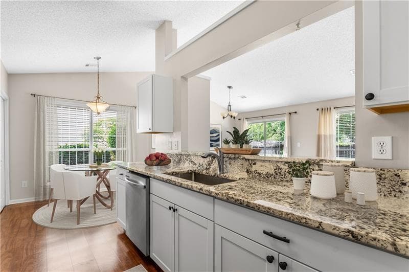 3 bedroom, 2 bathroom, 1,595 sq ft single family residence for rent at 590 Barsham Way 0, Johns Creek, GA 30097 for $2,600 a month — photo 9