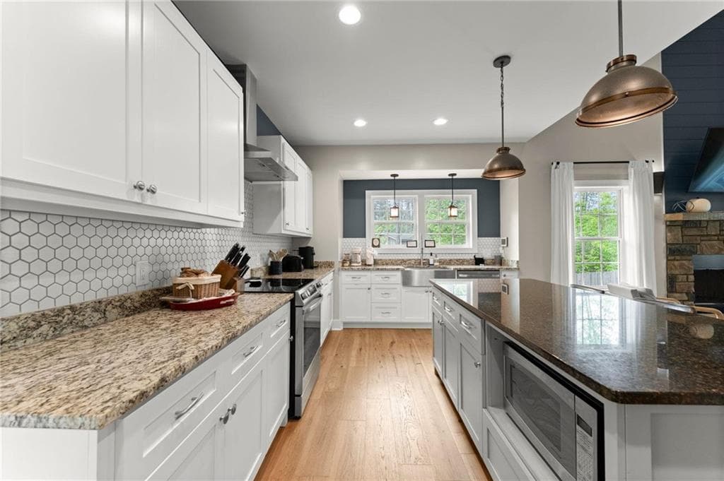 3 bedroom, 3 bathroom, 2,711 sq ft single family residence for sale at 1300 Preacher Campbell Road, Clarkesville, GA 30523 — photo 9