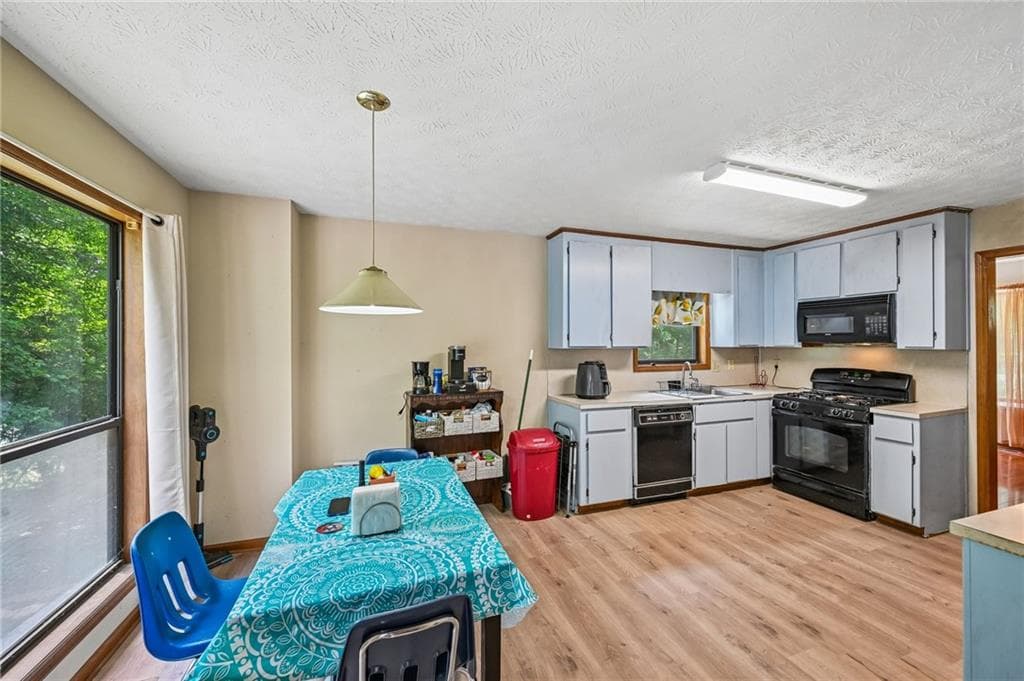 3 bedroom, 2 bathroom, 1,794 sq ft single family residence for sale at 14 Bramblewood Way, Cartersville, GA 30120 — photo 6