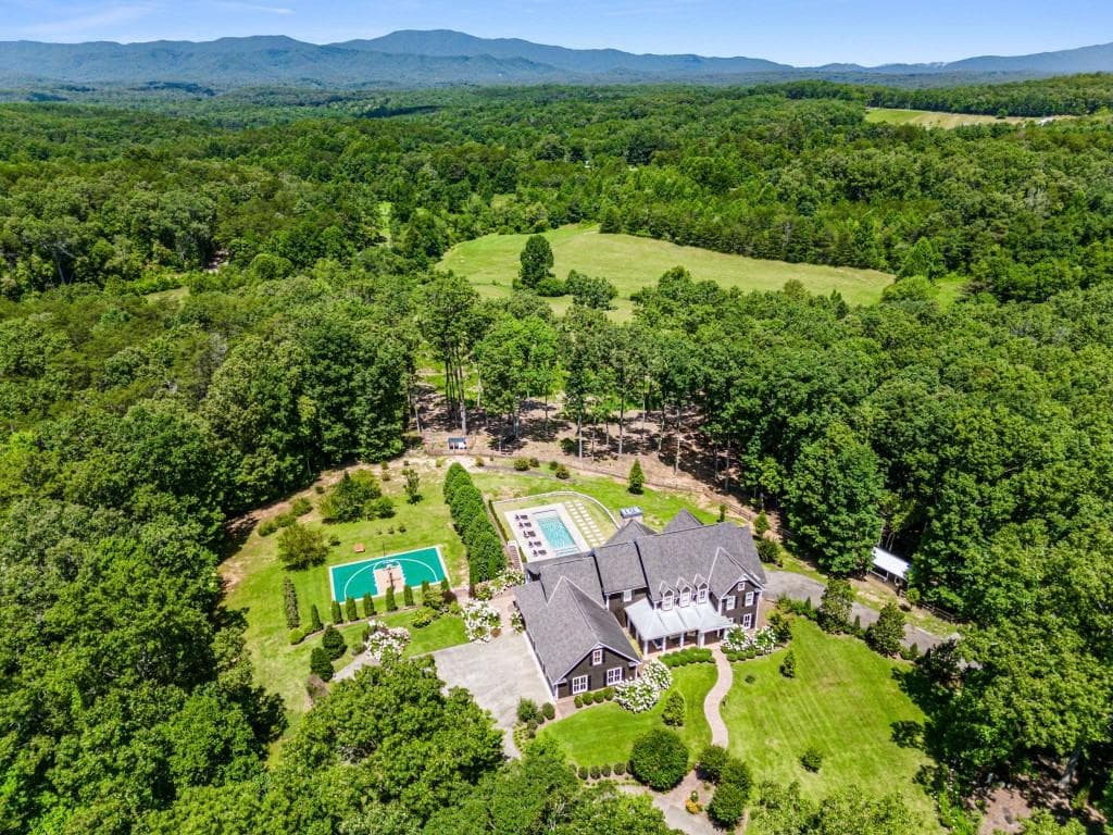 7 bedroom, 7 bathroom, 9,935 sq ft single family residence for sale at 254 Nicholson Road, Blue Ridge, GA 30513