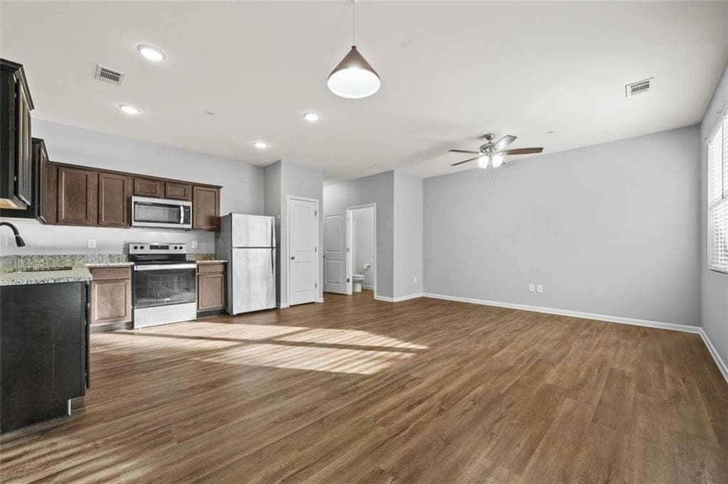 2 bedroom, 3 bathroom, 1,589 sq ft townhouse for sale at 2056 Wildflower Way, Conyers, GA 30012 — photo 9