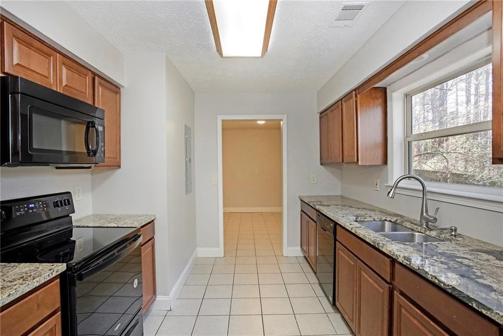 3 bedroom, 2 bathroom, 1,288 sq ft single family residence for rent at 5345 Sugar Ridge Drive, Buford, GA 30518 for $1,999 a month — photo 5