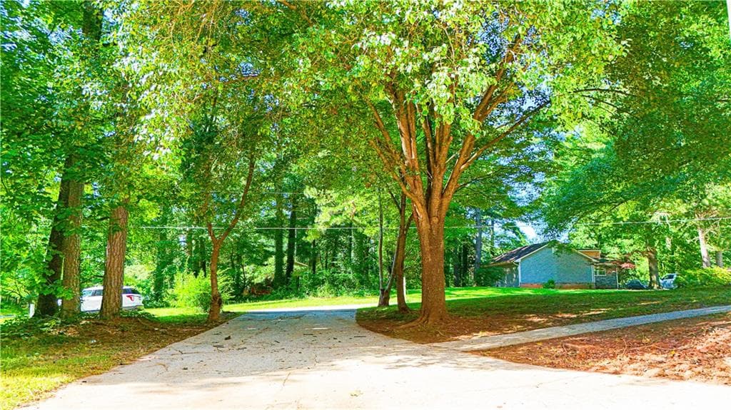 4 bedroom, 3 bathroom, 1,804 sq ft single family residence for sale at 2641 Whitehaven Drive, Marietta, GA 30064 — photo 2