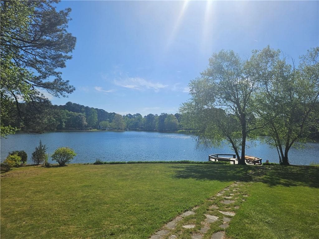 3 bedroom, 5 bathroom, 4,725 sq ft single family residence for sale at 625 W LAKE Drive, Oxford, GA 30054 — photo 2