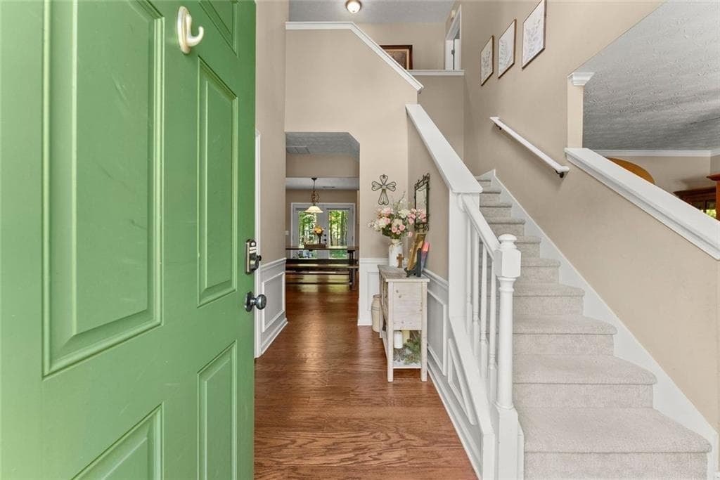 3 bedroom, 3 bathroom, 2,000 sq ft single family residence for sale at 5760 Woodstone Drive, Cumming, GA 30028 — photo 5