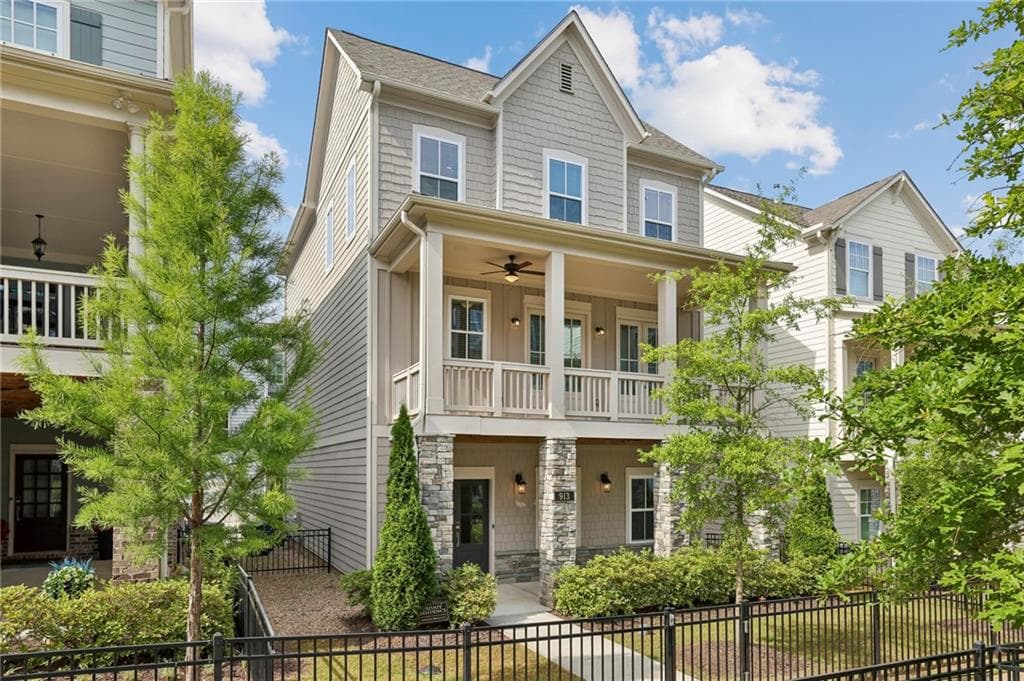 4 bedroom, 4 bathroom, 2,853 sq ft single family residence for sale at 913 King Street, Atlanta, GA 30318 — photo 1 of 57