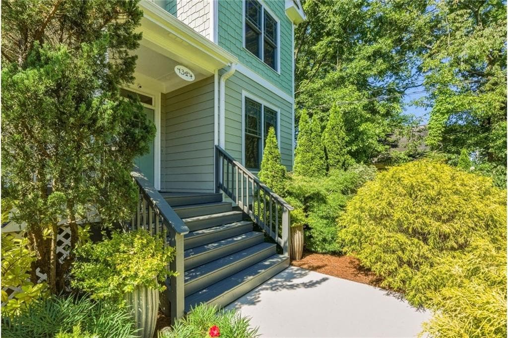 4 bedroom, 3 bathroom, 2,132 sq ft single family residence for sale at 1324 Cambridge Avenue, Atlanta, GA 30344 — photo 2
