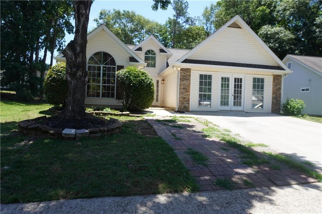 4 bedroom, 2 bathroom, 1,641 sq ft single family residence for rent at 626 Beaver Run Trace, Mcdonough, GA 30253 for $1,990 a month — photo 2