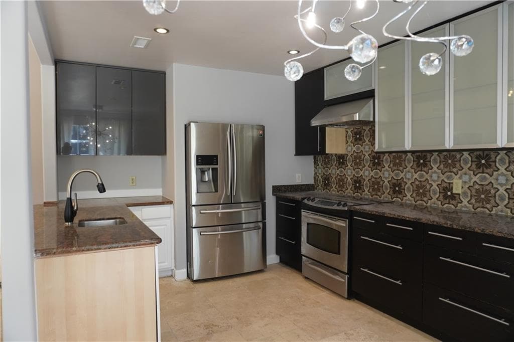 4 bedroom, 2 bathroom, 1,641 sq ft single family residence for rent at 626 Beaver Run Trace, Mcdonough, GA 30253 for $1,990 a month — photo 4
