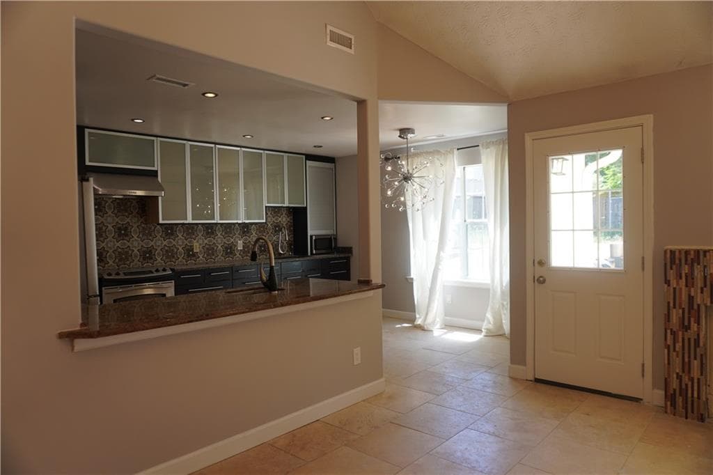 4 bedroom, 2 bathroom, 1,641 sq ft single family residence for rent at 626 Beaver Run Trace, Mcdonough, GA 30253 for $1,990 a month — photo 5