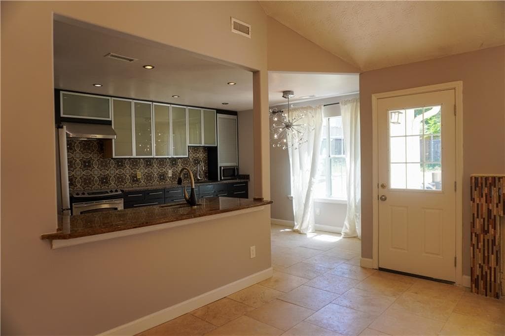 4 bedroom, 2 bathroom, 1,641 sq ft single family residence for rent at 626 Beaver Run Trace, Mcdonough, GA 30253 for $1,990 a month — photo 7