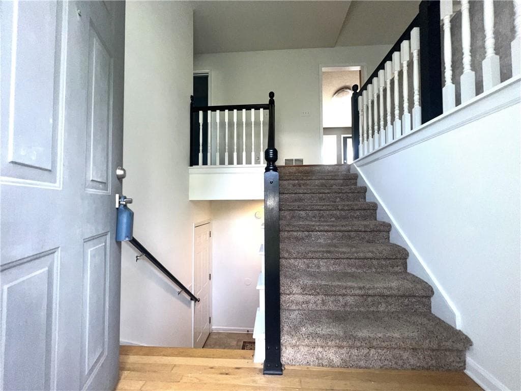 4 bedroom, 3 bathroom, 2,208 sq ft single family residence under contract at 35 Meadowbridge Drive, Cartersville, GA 30120 — photo 7