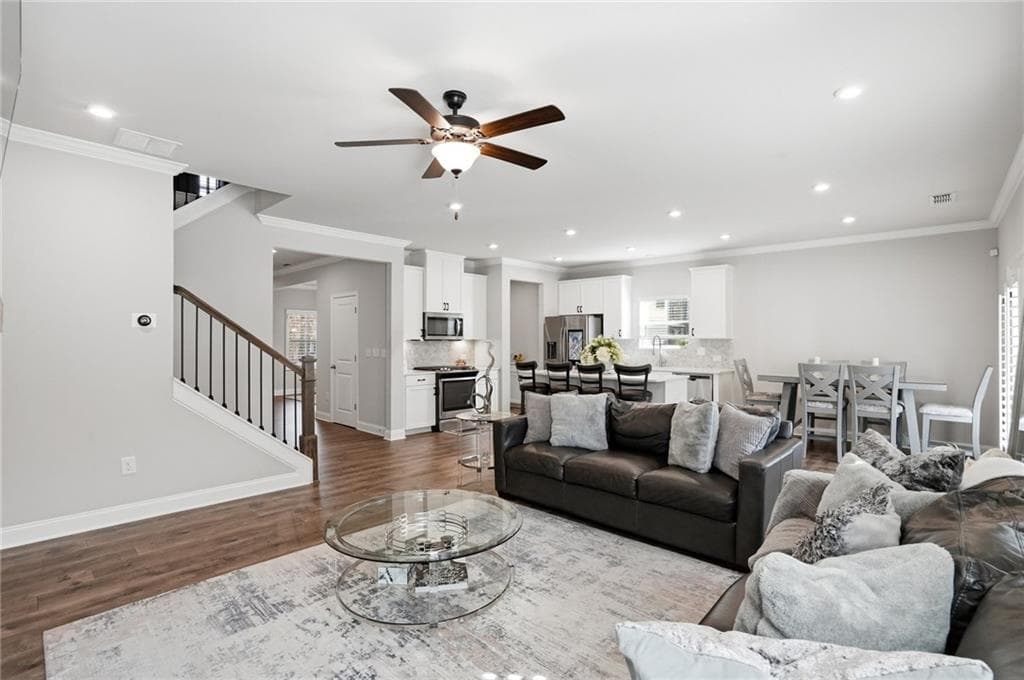 5 bedroom, 3 bathroom, 2,956 sq ft single family residence under contract at 168 Brookstone Park, Acworth, GA 30101 — photo 3