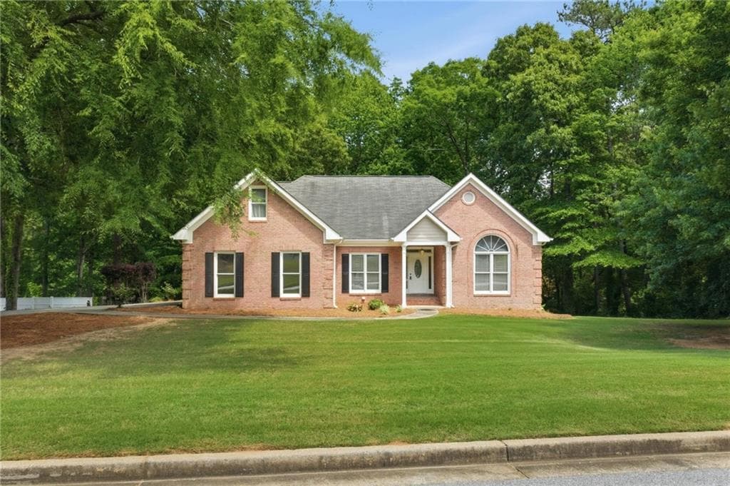 3 bedroom, 2 bathroom, 2,496 sq ft single family residence for sale at 2624 Fireside Trail, Conyers, GA 30094 — photo 2