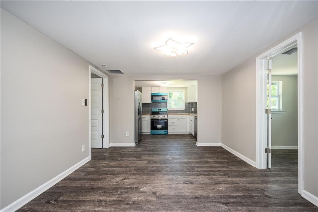 2 bedroom, 1 bathroom, 670 sq ft single family residence under contract at 4690 Fowler Street, Acworth, GA 30101 — photo 6
