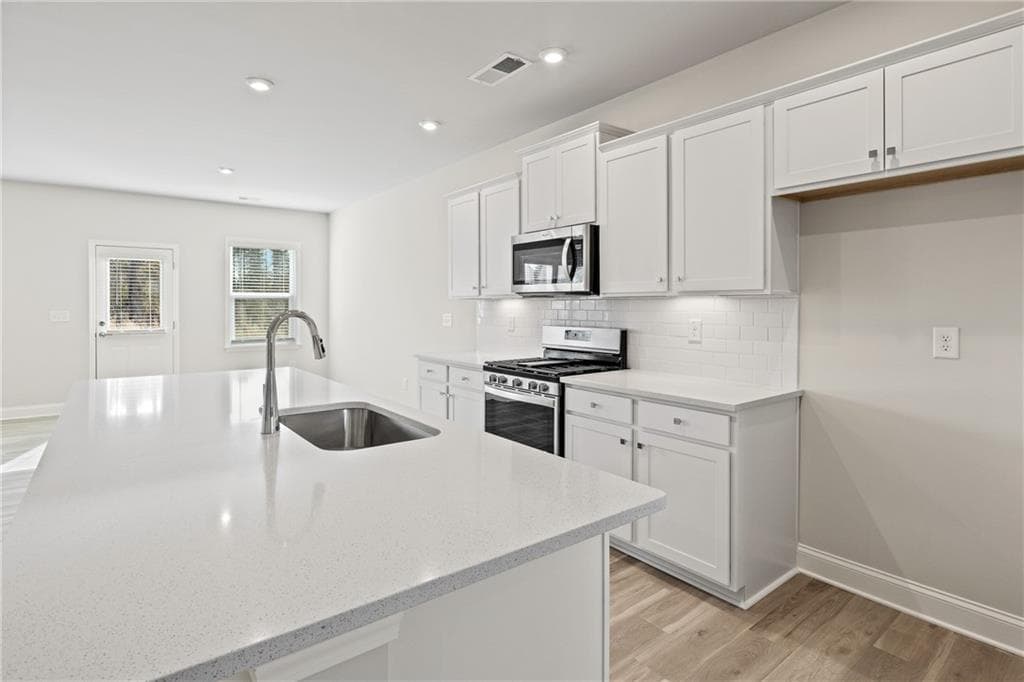5 bedroom, 3 bathroom, 2,956 sq ft single family residence under contract at 248 Delilah Street, Mcdonough, GA 30252 — photo 7