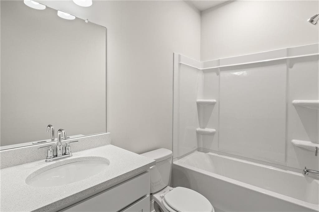 5 bedroom, 3 bathroom, 2,956 sq ft single family residence under contract at 248 Delilah Street, Mcdonough, GA 30252 — photo 9