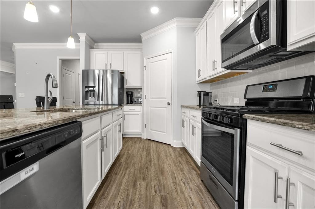 3 bedroom, 3 bathroom, 2,461 sq ft single family residence for sale at 866 Newshaw Way, Lawrenceville, GA 30046 — photo 8