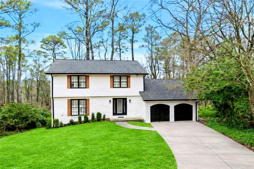 5 bedroom, 4 bathroom, 3,712 sq ft single family residence for sale at 2958 Applewood Court, Atlanta, GA 30345 — photo 2