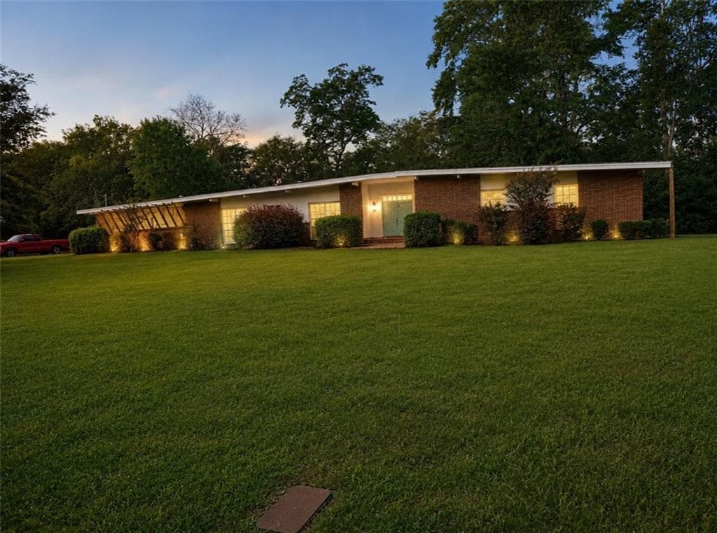 3 bedroom, 3 bathroom, 3,789 sq ft single family residence sold at 437 Orchard Lane, Sandersville, GA 31082