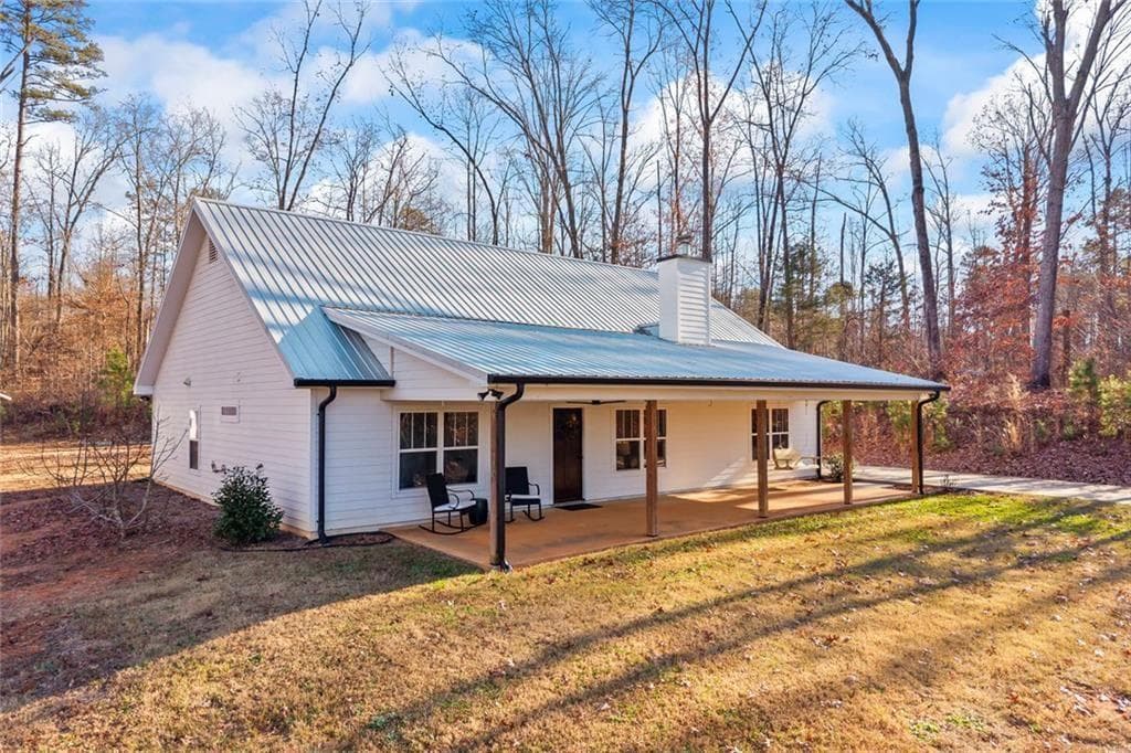 3 bedroom, 2 bathroom, 1,900 sq ft single family residence for sale at 665 N Holcomb Drive, Martin, GA 30557 — photo 6