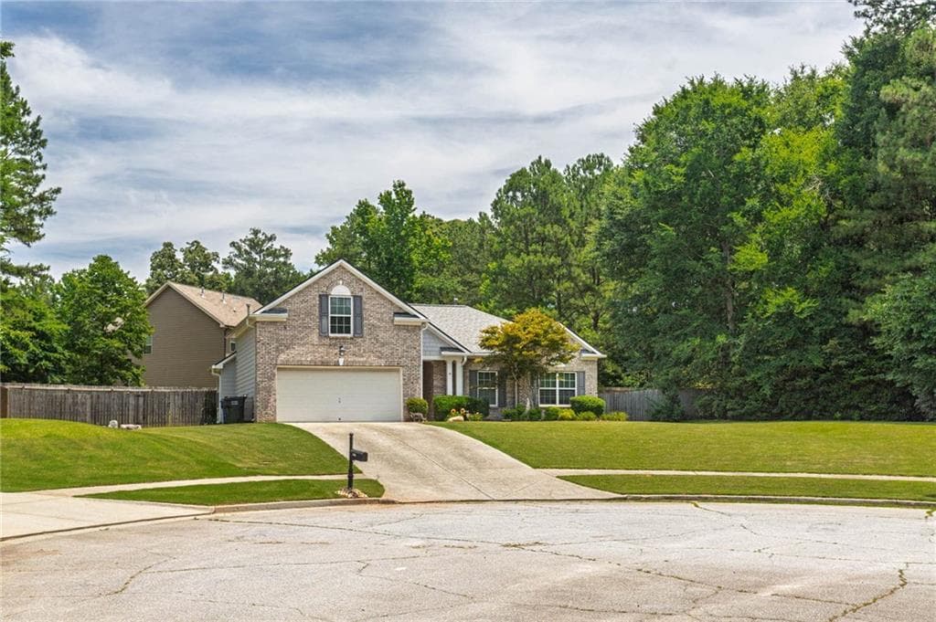 4 bedroom, 2 bathroom, 2,148 sq ft single family residence for sale at 3225 Moss Court, Monroe, GA 30655 — photo 3
